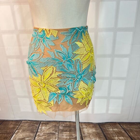 Nasty Gal x For Love & Lemons Wild Flower Embroidered Skirt ($188) size XS - Picture 2 of 9